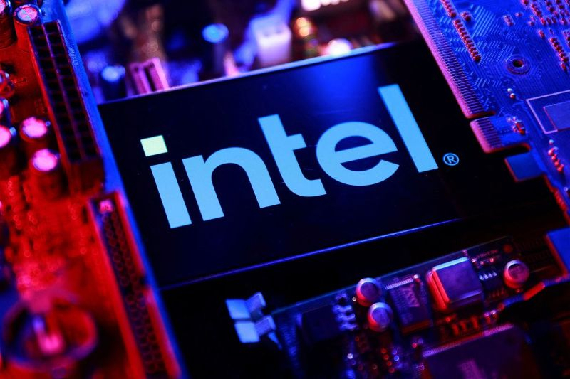 Intel увеличивает убытки и теряет позиции на фоне конкуренции
Intel увеличивает убытки и теряет позиции на фоне конкуренции